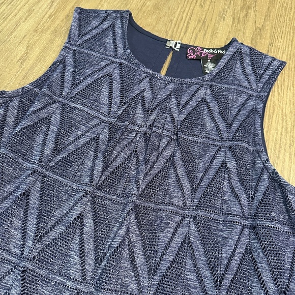 Peck & Peck Laser Cut Sleeveless Top Size Medium Blue Lined - Picture 6 of 9
